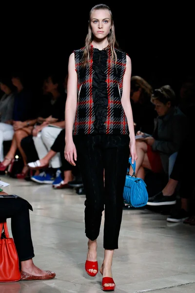Look 15
